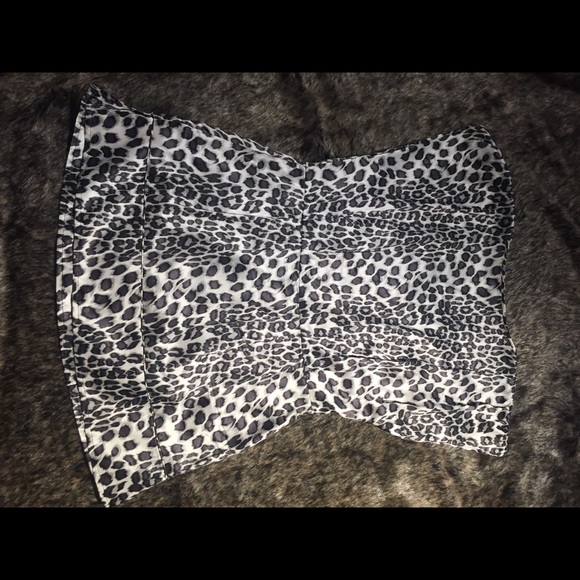 Walter 100% silk animal print top - Picture 5 of 5